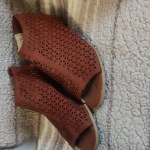 Size 9 open toe shoes